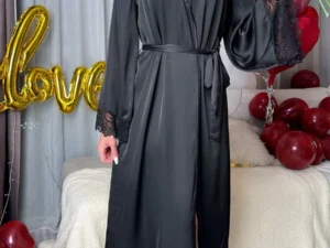 Bata Yami Negra «Team Bride» + pantuflas + bolso de seda