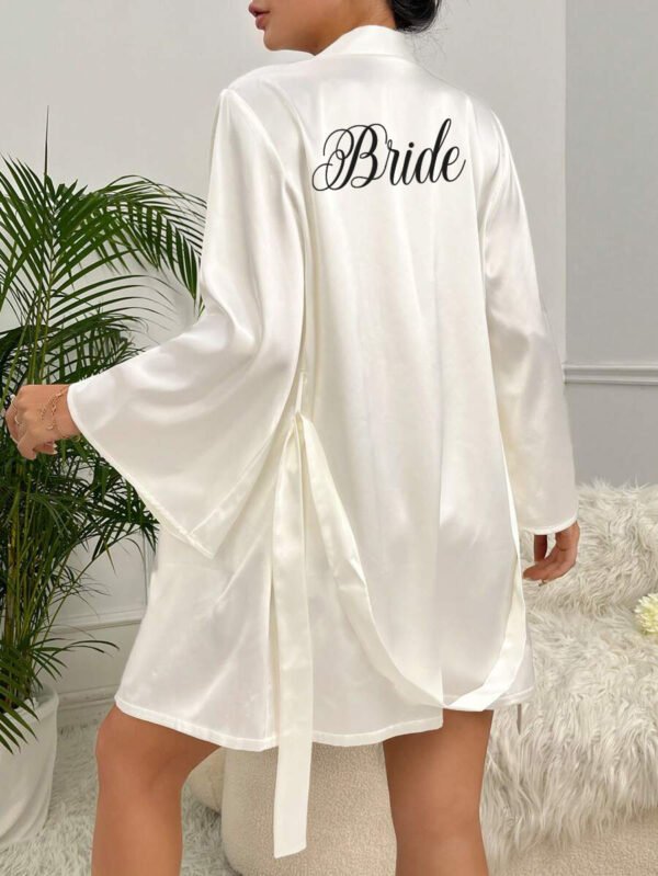Bata Blanca Lucía «Bride» + pantuflas + bolso de seda - Imagen 4