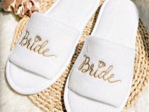 Pantuflas Blancas bordadas BrideDorado