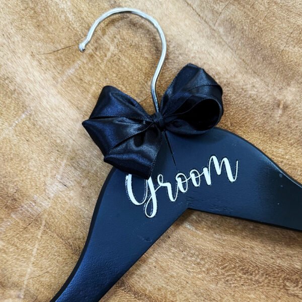 Gancho Negro «Groom»