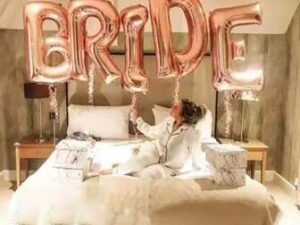 Set de letras "BRIDE" Oro Rosa 32in