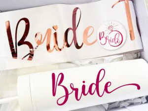Combo #4: Bride to be + cinta + broche + vaso skinny + caja pasta dura personalizada